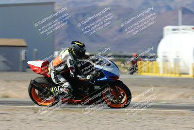 media/Dec-04-2025-Racers Edge (Thu) [[5ebc9f124d]]/3-B Group/5-Session 2 Turn 2 inside Speed Pans/